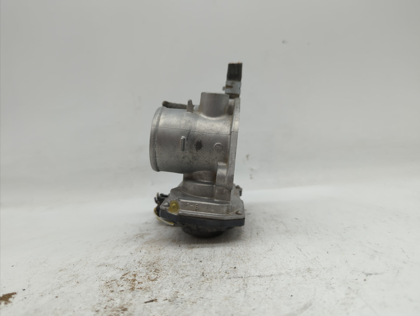 2012-2019 Toyota Prius C Throttle Body P/N:22030-47040 Fits Fits 2012 2013 2014 2015 2016 2017 2018 2019 OEM Used Auto Parts