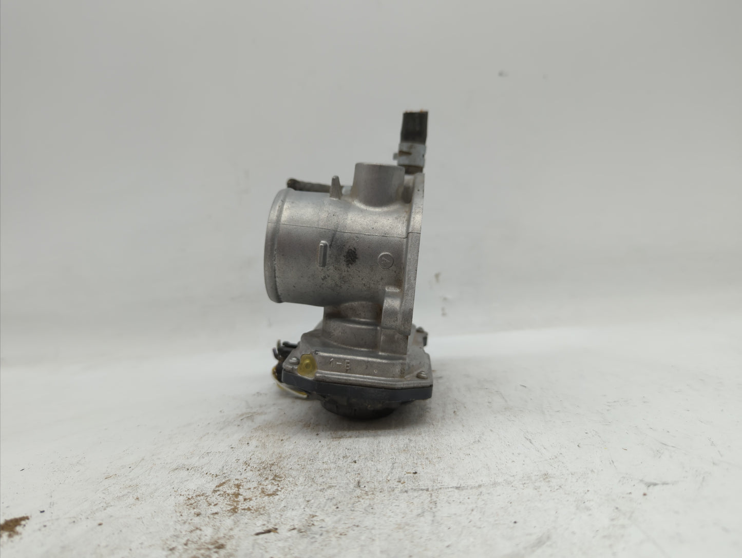 2012-2019 Toyota Prius C Throttle Body P/N:22030-47040 Fits Fits 2012 2013 2014 2015 2016 2017 2018 2019 OEM Used Auto Parts