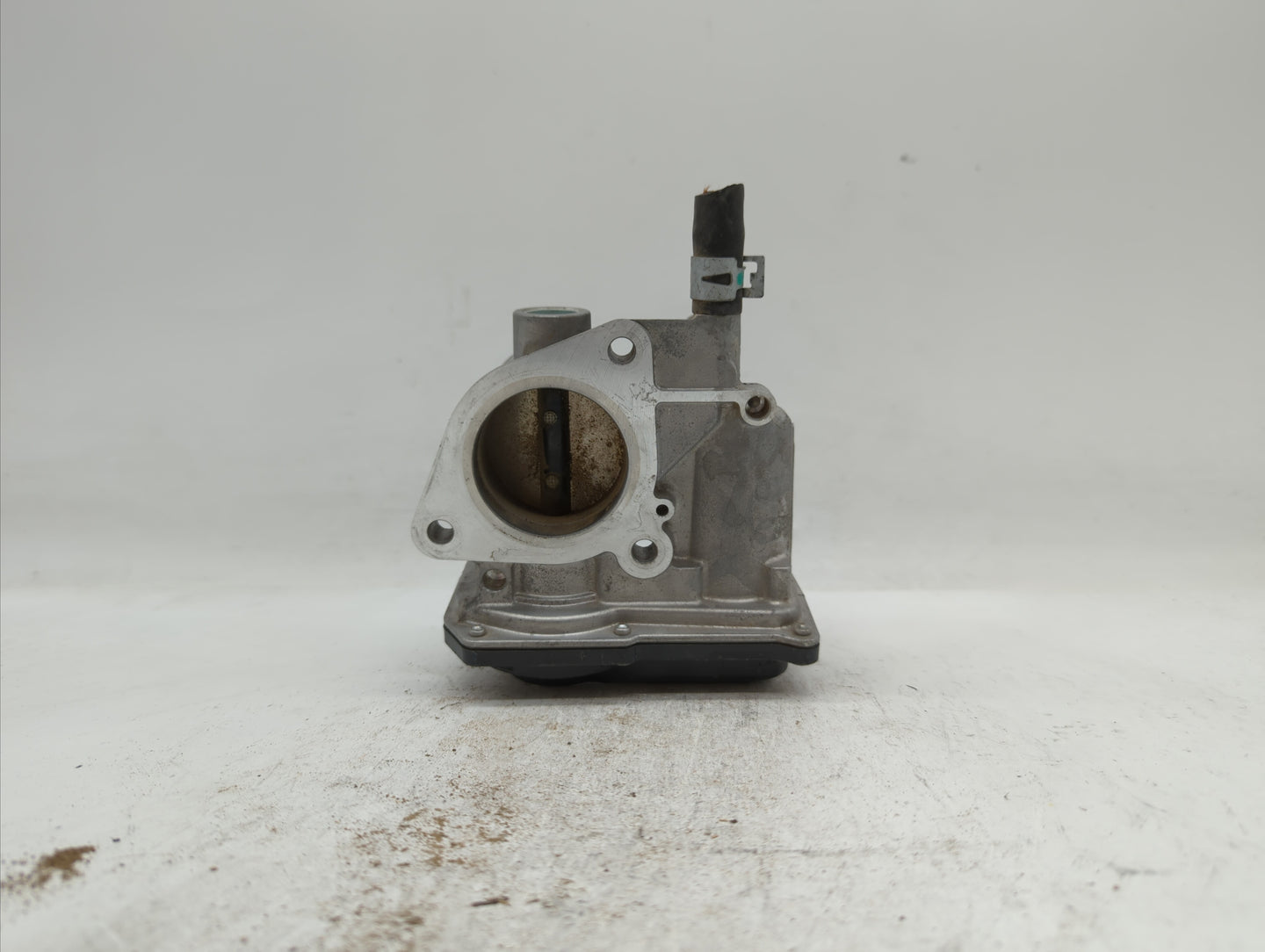2012-2019 Toyota Prius C Throttle Body P/N:22030-47040 Fits Fits 2012 2013 2014 2015 2016 2017 2018 2019 OEM Used Auto Parts