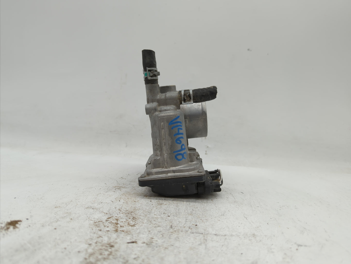 2012-2019 Toyota Prius C Throttle Body P/N:22030-47040 Fits Fits 2012 2013 2014 2015 2016 2017 2018 2019 OEM Used Auto Parts
