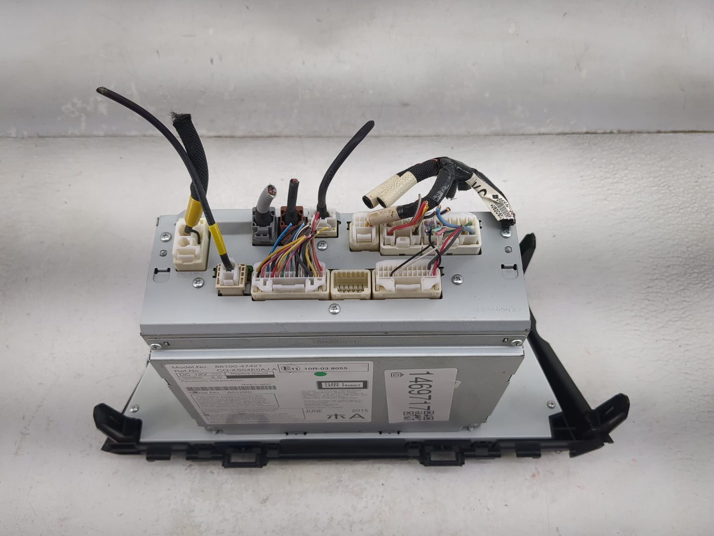 2015-2016 Toyota Prius V Radio AM FM Cd Player Receiver Replacement P/N:86100-47421 CQ-XS04E0AJ Fits Fits 2015 2016 OEM Used