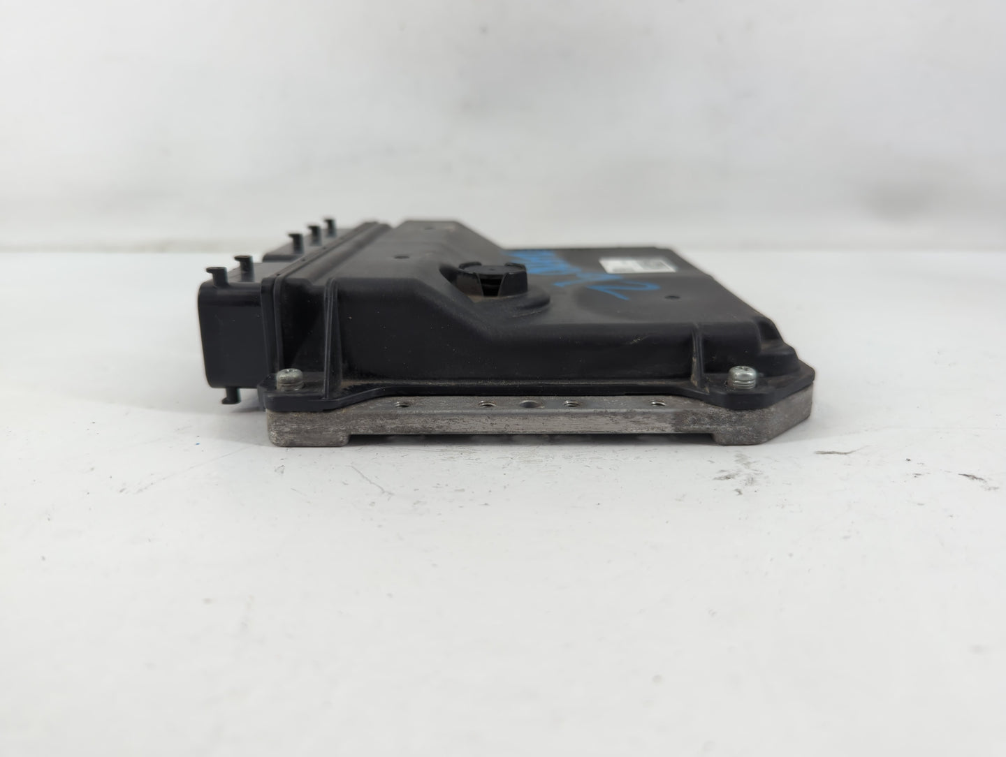 2015-2018 Toyota Prius V PCM Engine Control Computer ECU ECM PCU OEM P/N:275600-0011 89661-47590 Fits Fits 2015 2016 2017 20
