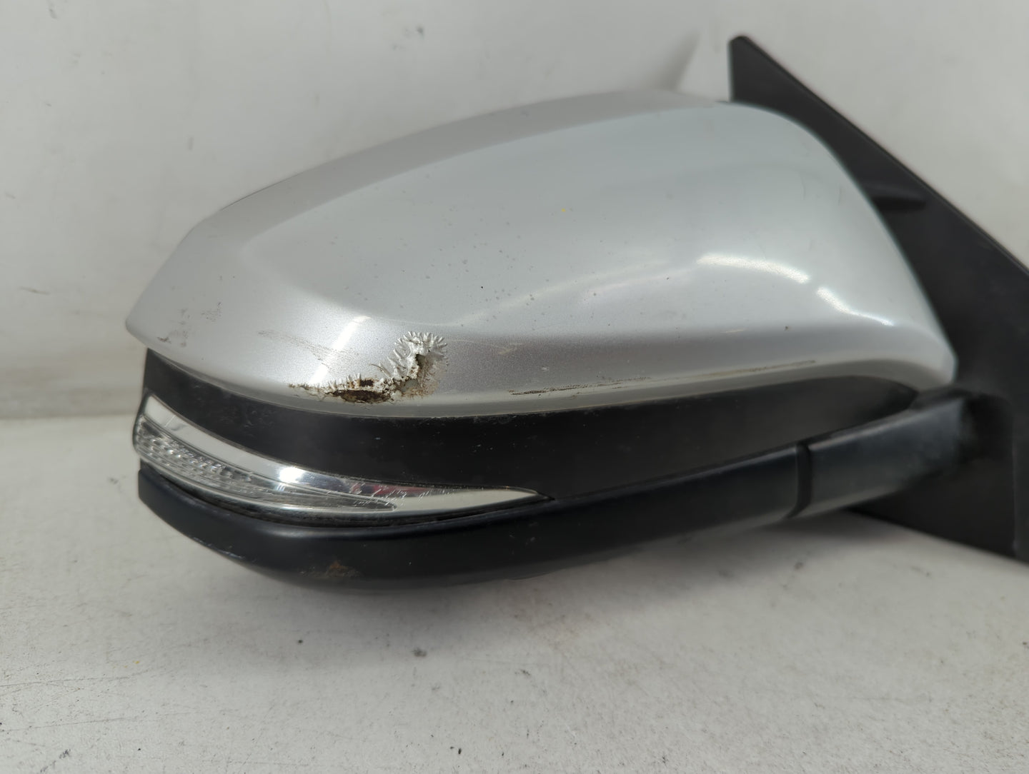 2015 Toyota Rav4 Side Mirror Replacement Passenger Right View Door Mirror P/N:E4023929 G140 Fits OEM Used Auto Parts - Oemus