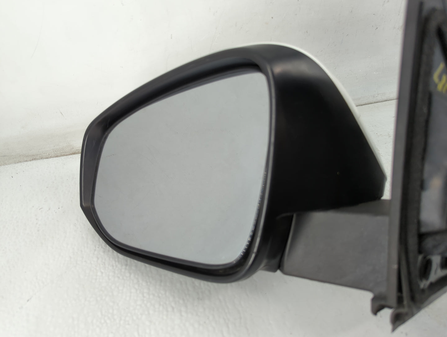 2015 Toyota Rav4 Side Mirror Replacement Driver Left View Door Mirror P/N:E4023929 G140 Fits OEM Used Auto Parts - Oemusedau