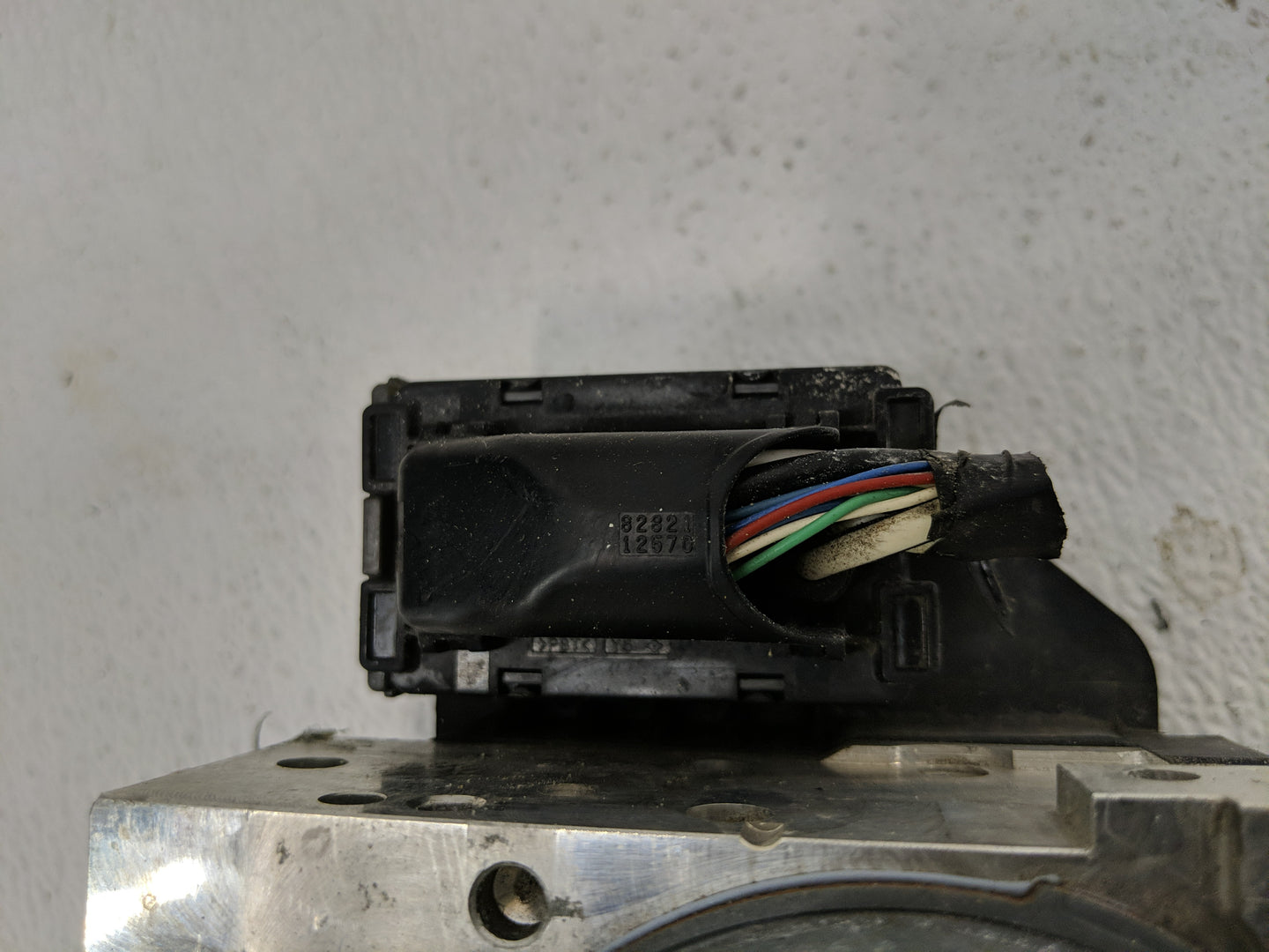 2015 Toyota Rav4 ABS Pump Control Module Replacement Fits OEM Used Auto Parts - Oemusedautoparts1.com