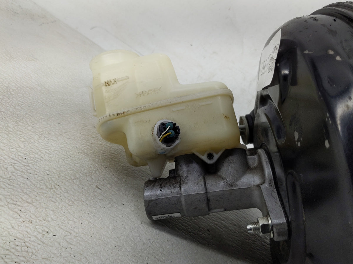 2013-2018 Toyota Rav4 Power Brake Booster Oem 1290374 - Oemusedautoparts1.com