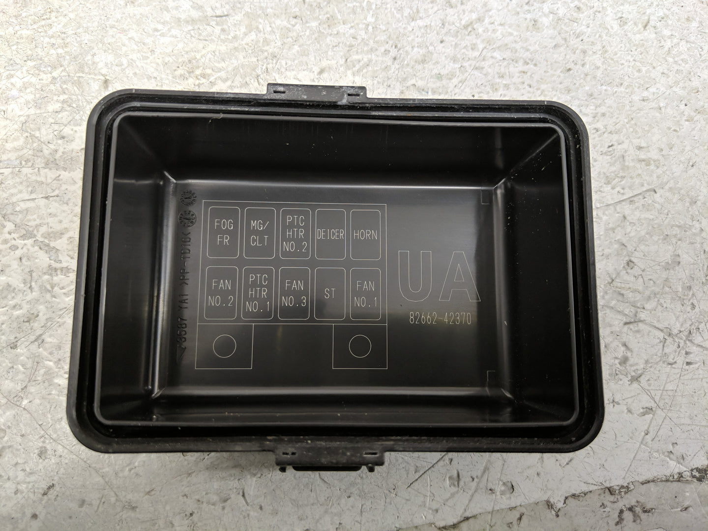 2013-2018 Toyota Rav4 Fusebox Fuse Box Panel Relay Module P/N:82662-42370 Fits Fits 2013 2014 2015 2016 2017 2018 2019 2020 