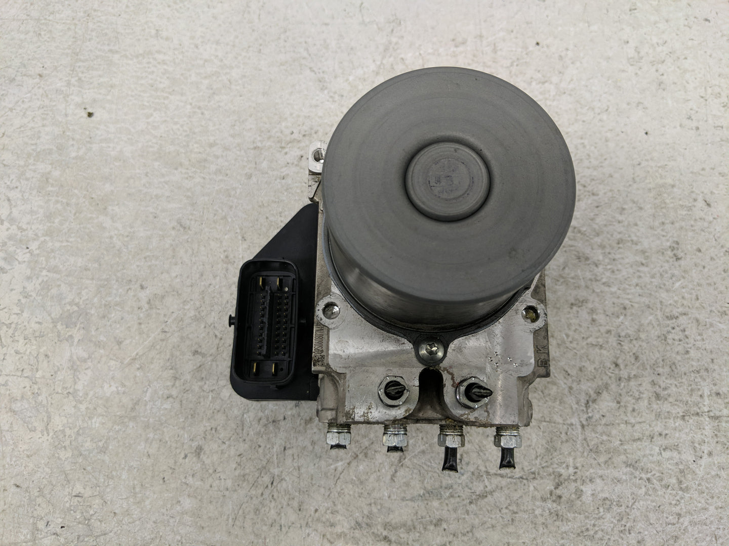 2015 Toyota Rav4 ABS Pump Control Module Replacement Fits OEM Used Auto Parts - Oemusedautoparts1.com