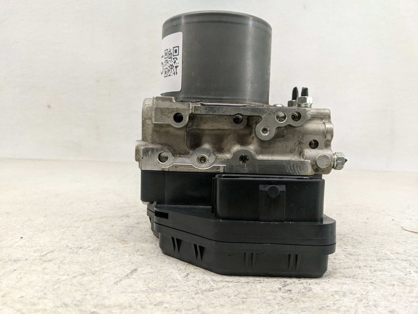 2015 Toyota Rav4 ABS Pump Control Module Replacement Fits OEM Used Auto Parts - Oemusedautoparts1.com