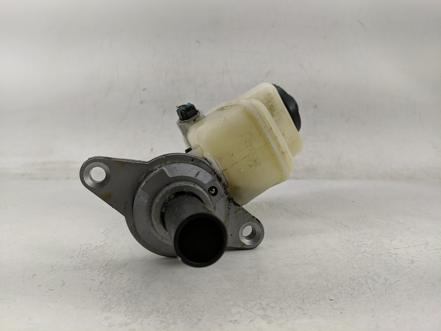 2006-2018 Toyota Rav4 Brake Master Cylinder - Oemusedautoparts1.com
