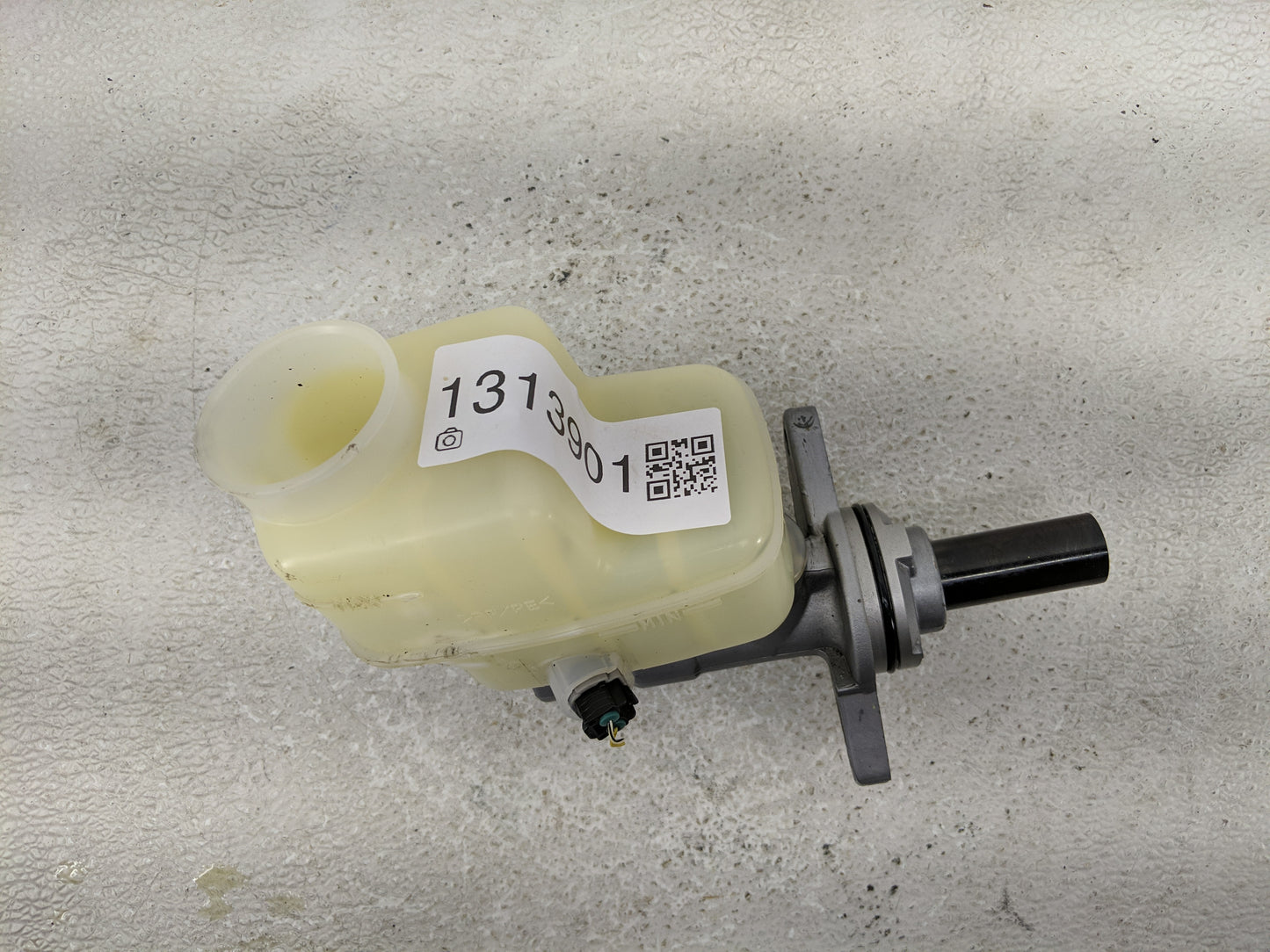 2013-2018 Toyota Rav4 Brake Master Cylinder - Oemusedautoparts1.com