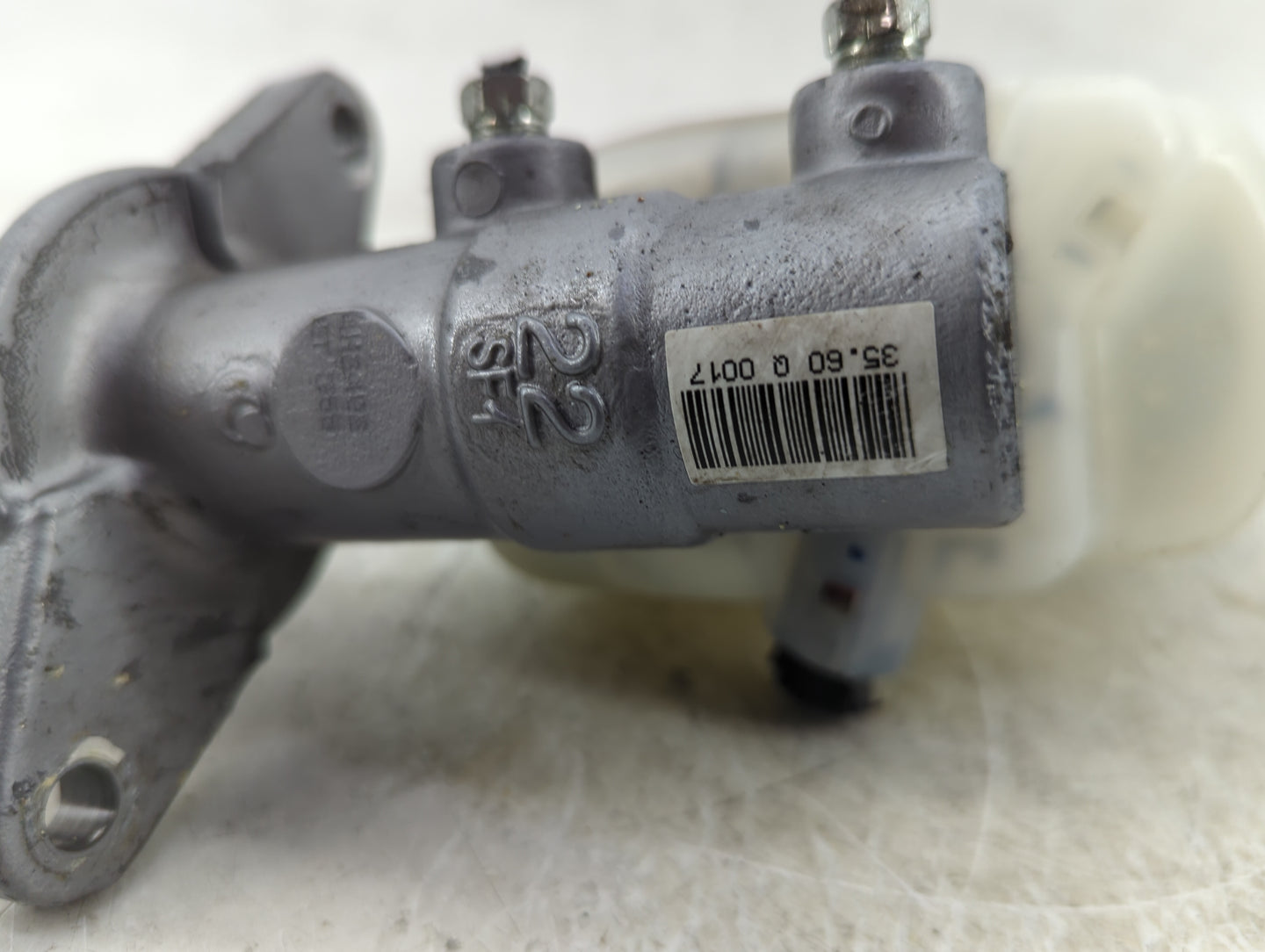 2013-2018 Toyota Rav4 Brake Master Cylinder - Oemusedautoparts1.com