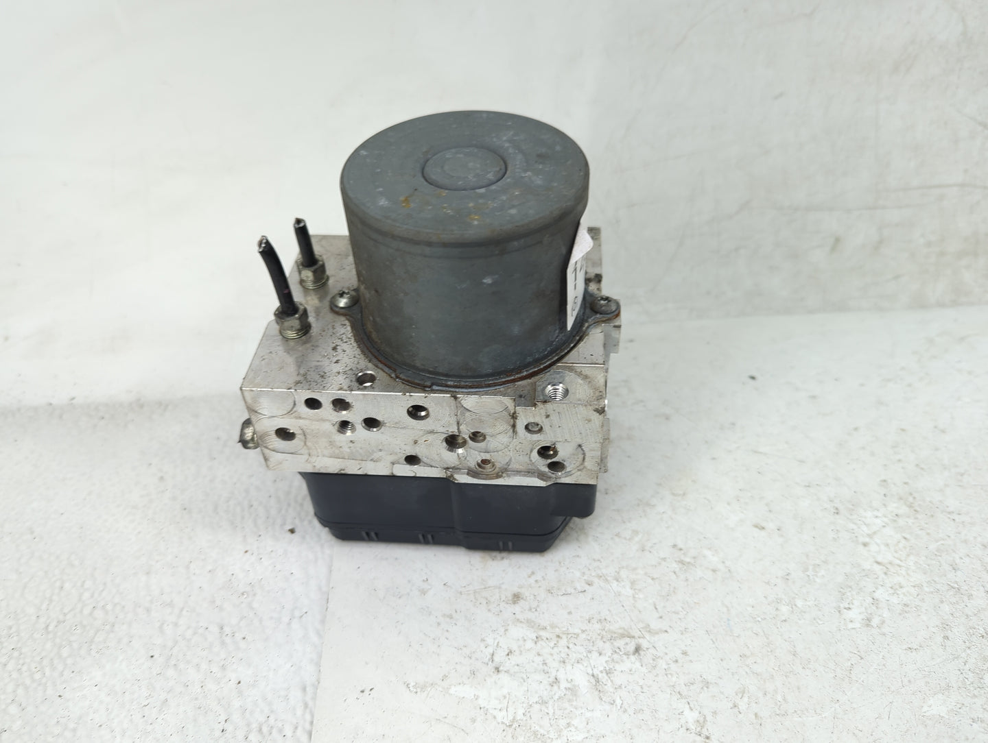 2015 Toyota Rav4 ABS Pump Control Module Replacement P/N:116040-36880 89541-0R062, 44540-0R142 Fits OEM Used Auto Parts - Oe