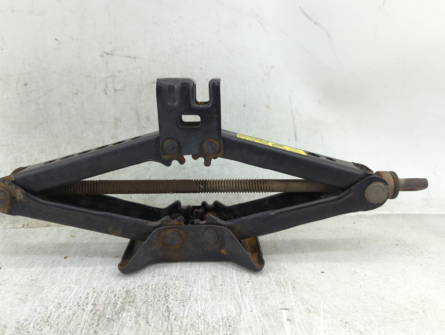 2015 Toyota Rav4 Spare Scissor Car Jack 1429254 - Oemusedautoparts1.com