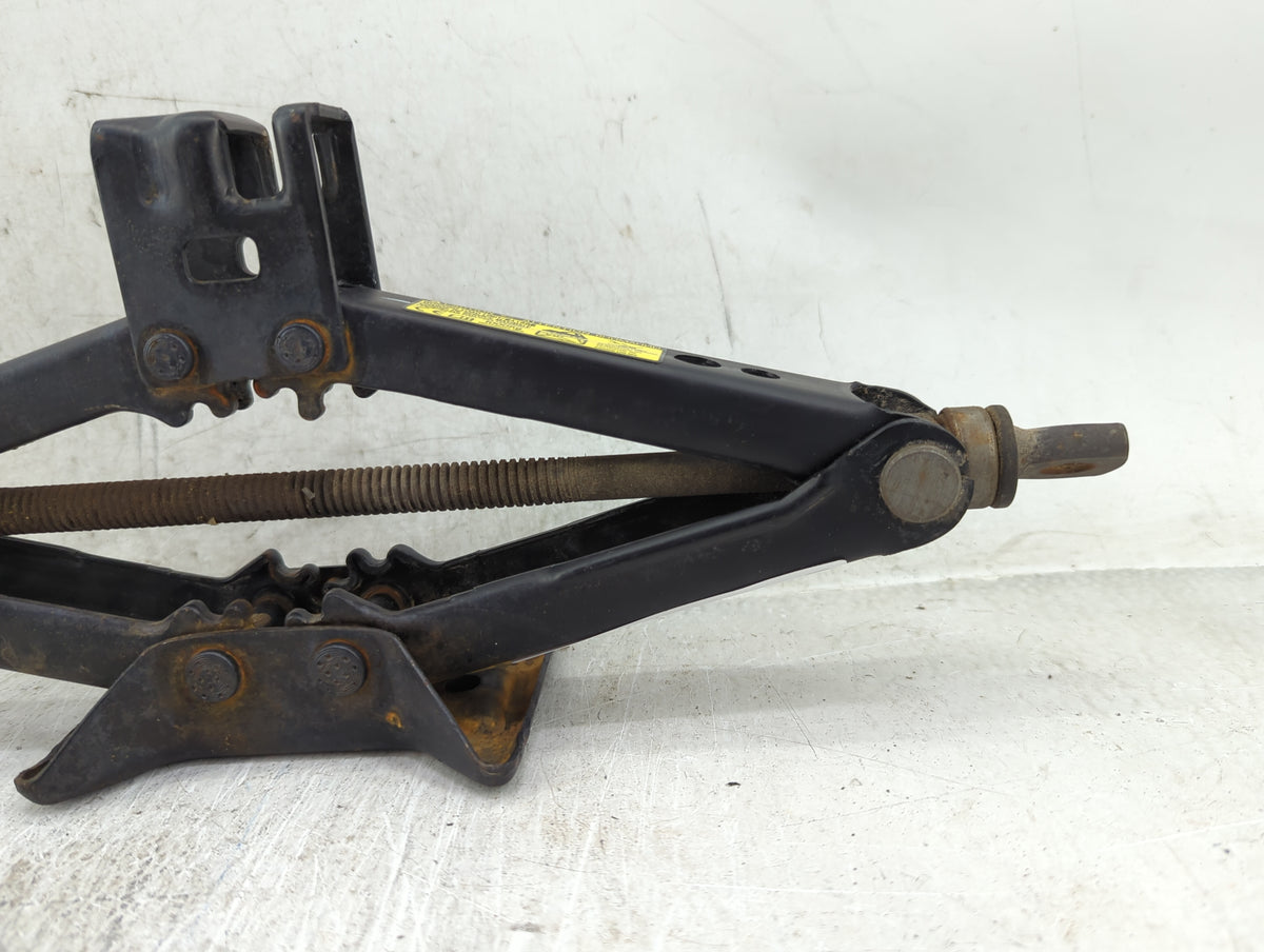2015 Toyota Rav4 Spare Scissor Car Jack 1429254 - Oemusedautoparts1.com