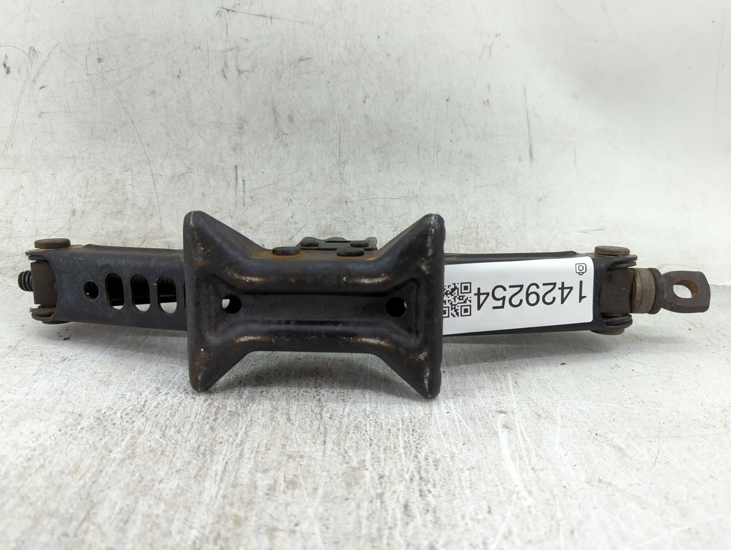 2015 Toyota Rav4 Spare Scissor Car Jack - Oemusedautoparts1.com