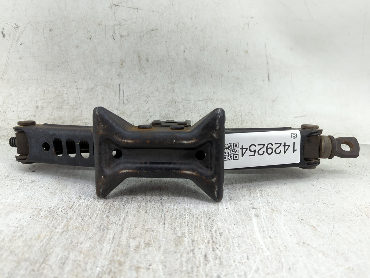 2015 Toyota Rav4 Spare Scissor Car Jack 1429254 - Oemusedautoparts1.com