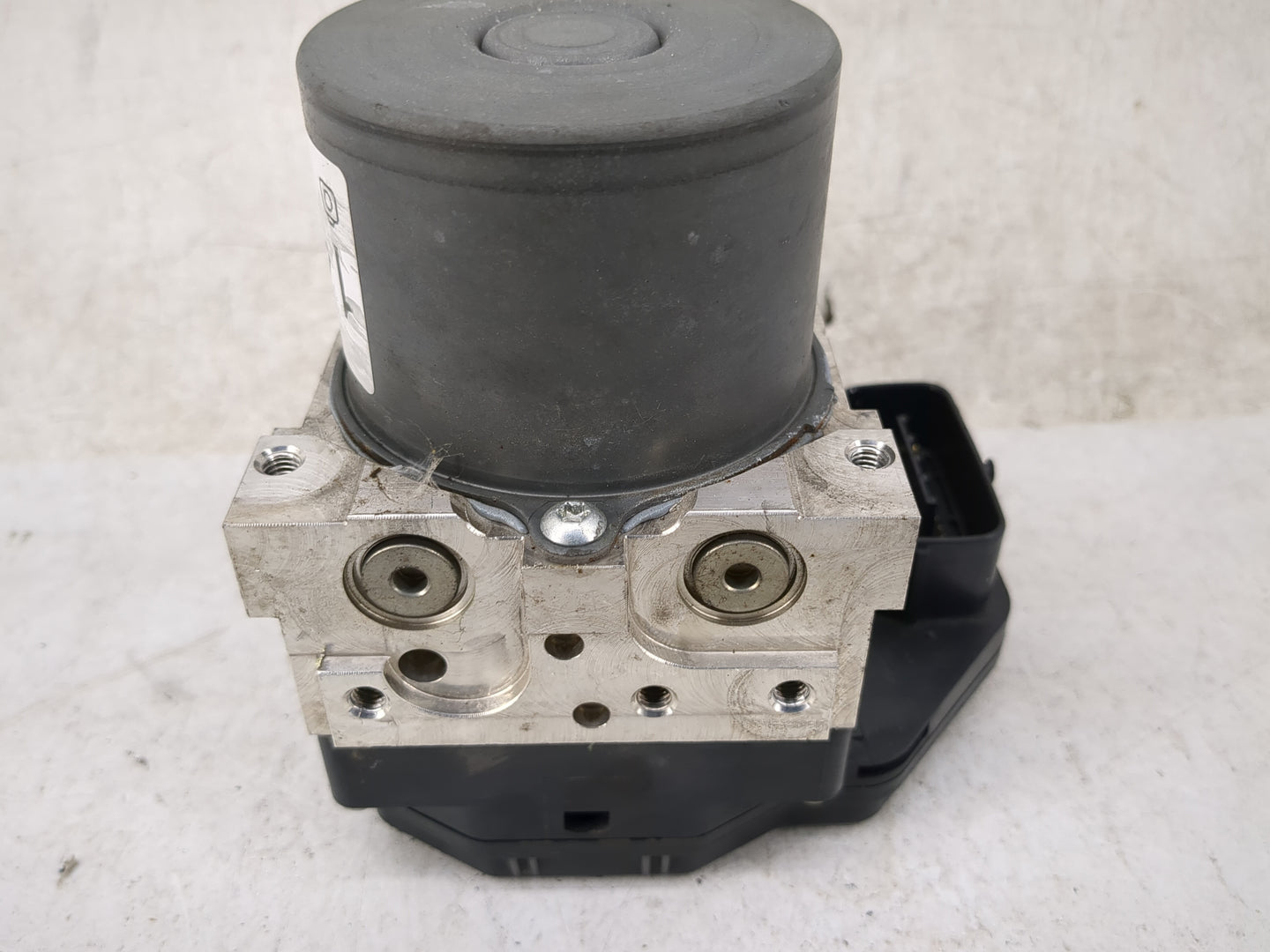 2015 Toyota Rav4 ABS Pump Control Module Replacement P/N:44540-0R142 89541-0R062, 116040-36880 Fits OEM Used Auto Parts - Oe