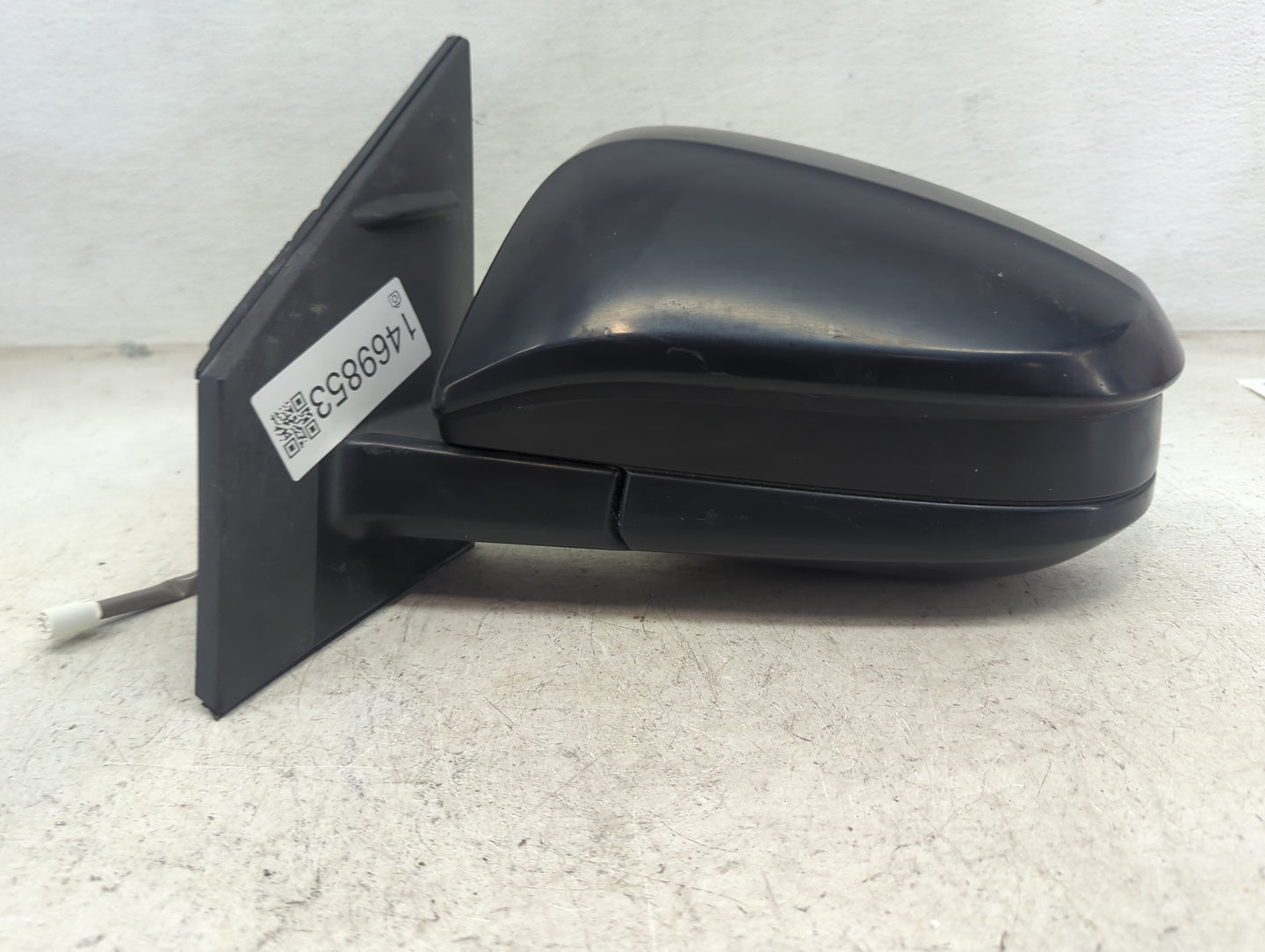 2015 Toyota Rav4 Driver Side View Mirror - Left Door Mirror OEM Used - Oemusedautoparts1.com