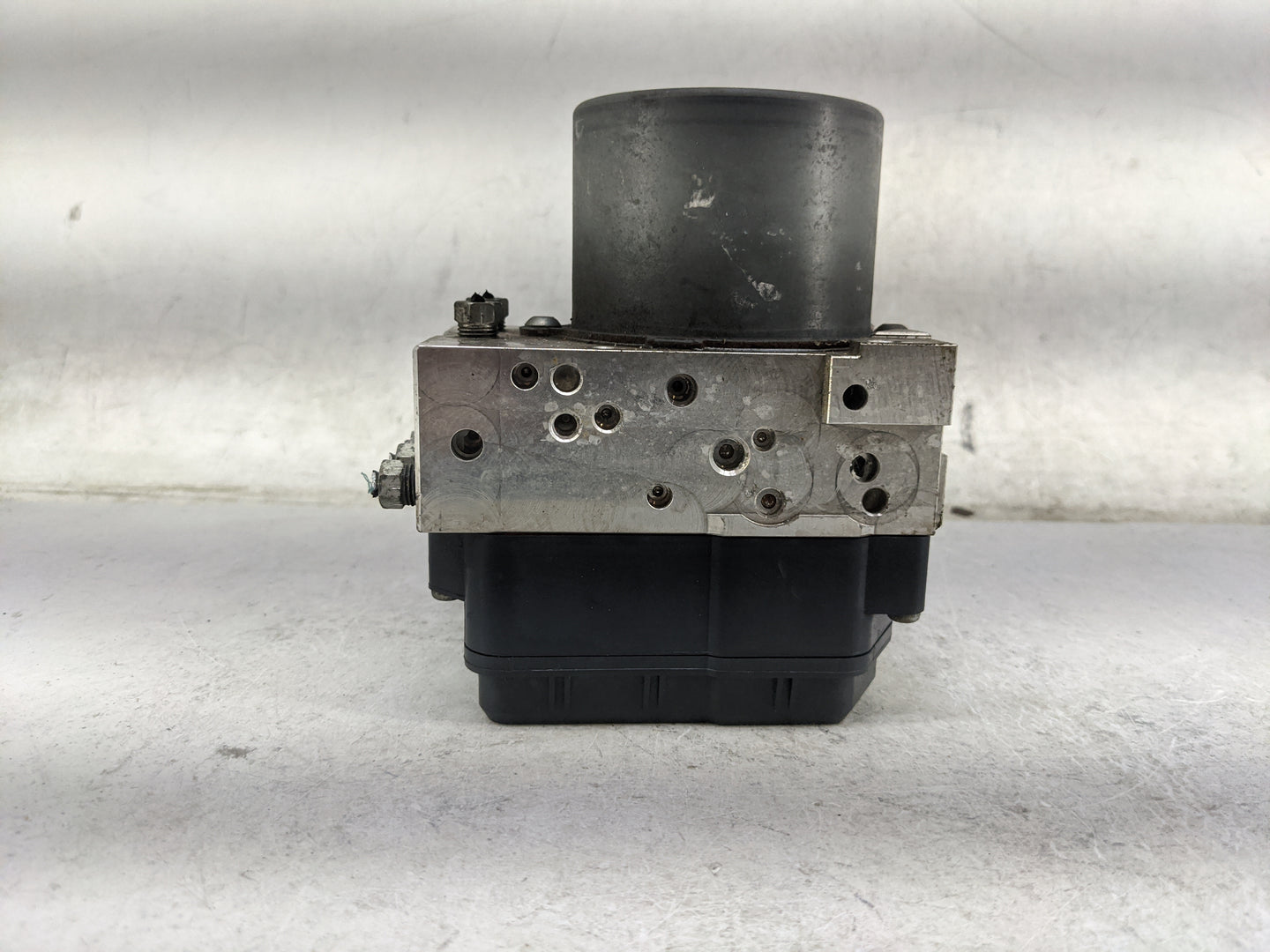 2015 Toyota Rav4 ABS Pump Control Module Replacement P/N:47541-0R061 070-56880 Fits OEM Used Auto Parts - Oemusedautoparts1.