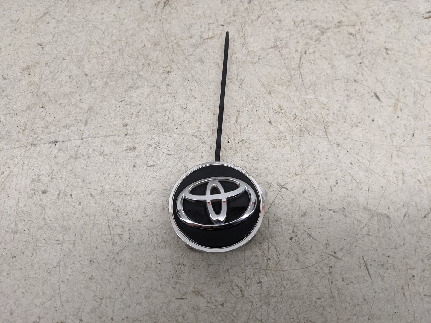 2015 Toyota Rav4 Rim Wheel Center Cap Chrome 1481064 - Oemusedautoparts1.com
