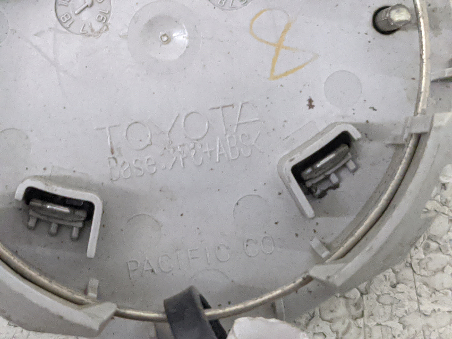 2015 Toyota Rav4 Rim Wheel Center Cap Chrome 1481064 - Oemusedautoparts1.com