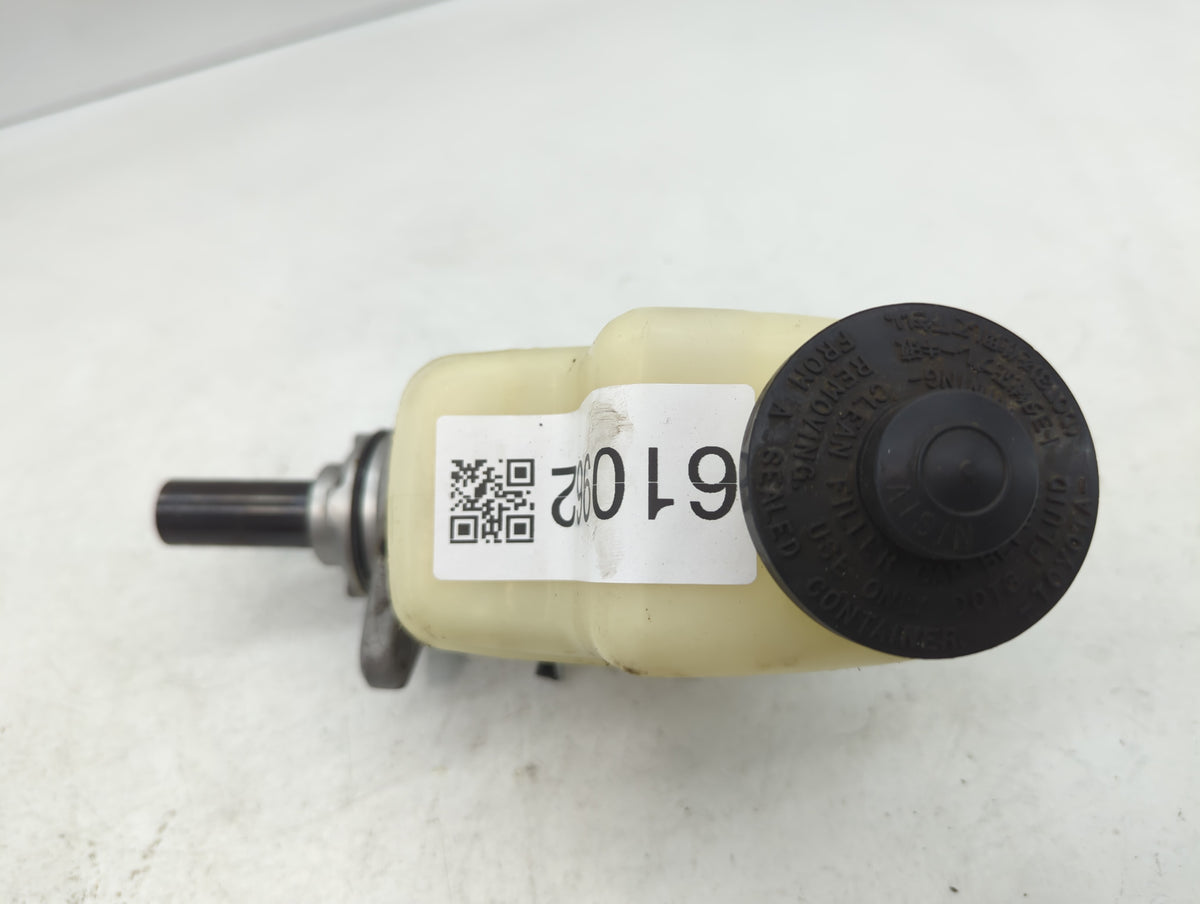 2013-2018 Toyota Rav4 Brake Master Cylinder 610962 - Oemusedautoparts1.com