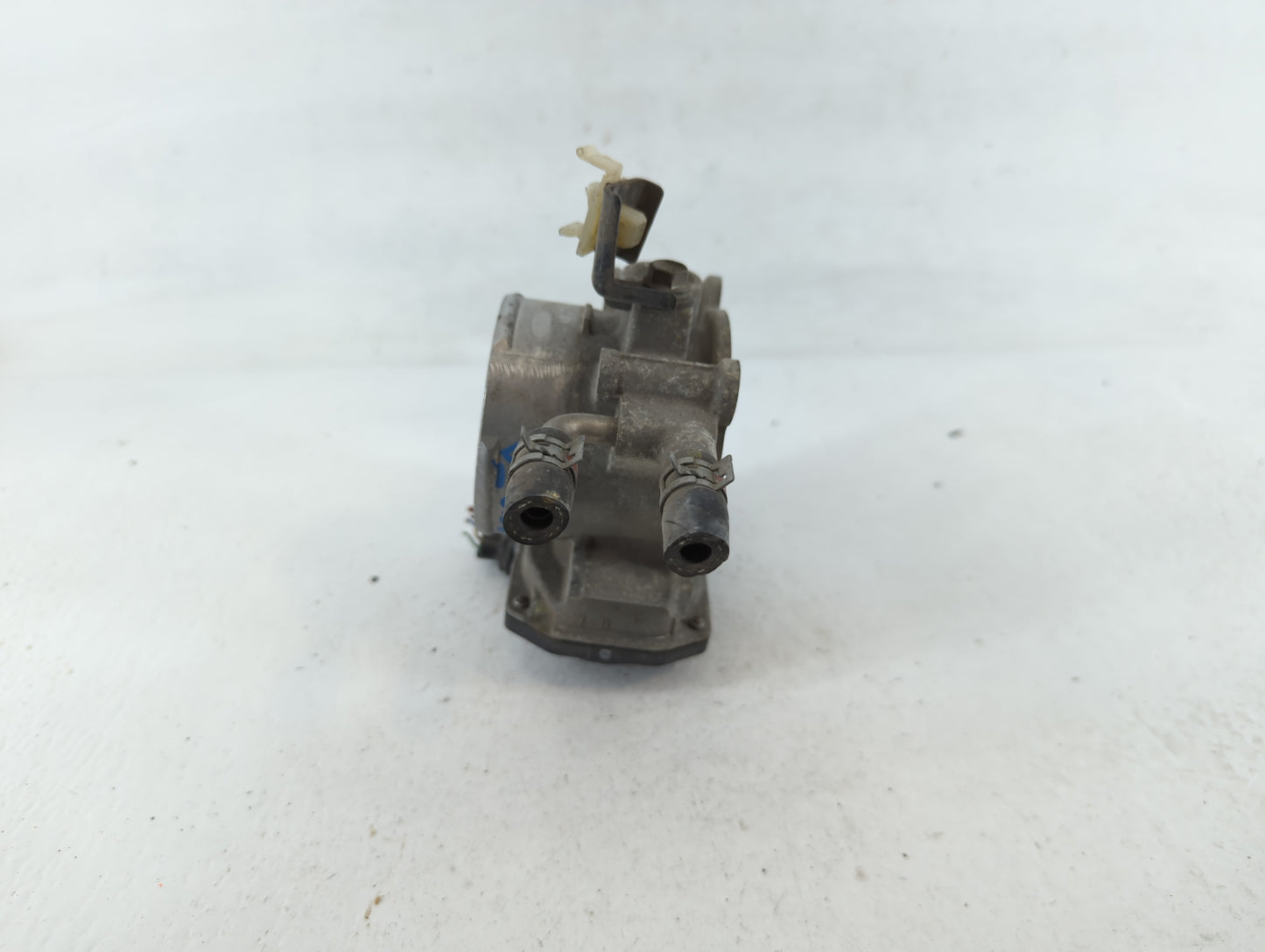 2009-2018 Toyota Rav4 Throttle Body P/N:22030-0V010 Fits Fits 2009 2010 2011 2012 2013 2014 2015 2016 2017 2018 2019 OEM Use