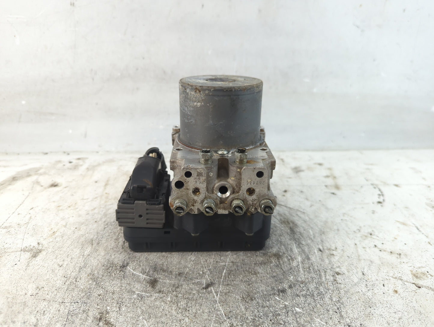 2015 Toyota Rav4 ABS Pump Control Module Replacement P/N:89541-42552 44540-42272 Fits OEM Used Auto Parts - Oemusedautoparts