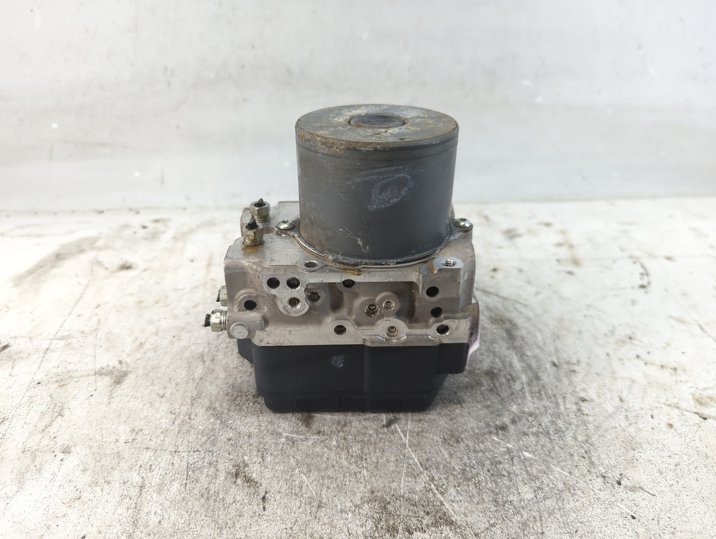 2015 Toyota Rav4 ABS Pump Control Module Replacement P/N:89541-42552 44540-42272 Fits OEM Used Auto Parts - Oemusedautoparts
