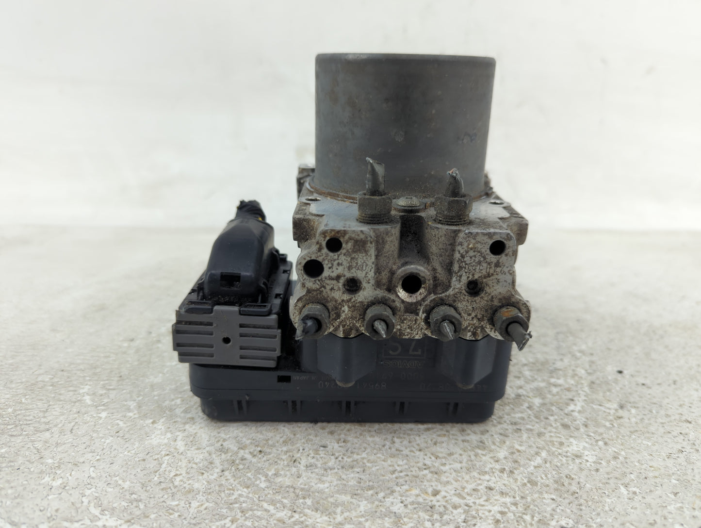 2015-2016 Toyota Sienna ABS Pump Control Module Replacement P/N:133000-6710 89541-08240, 44540-08220 Fits Fits 2015 2016 OEM