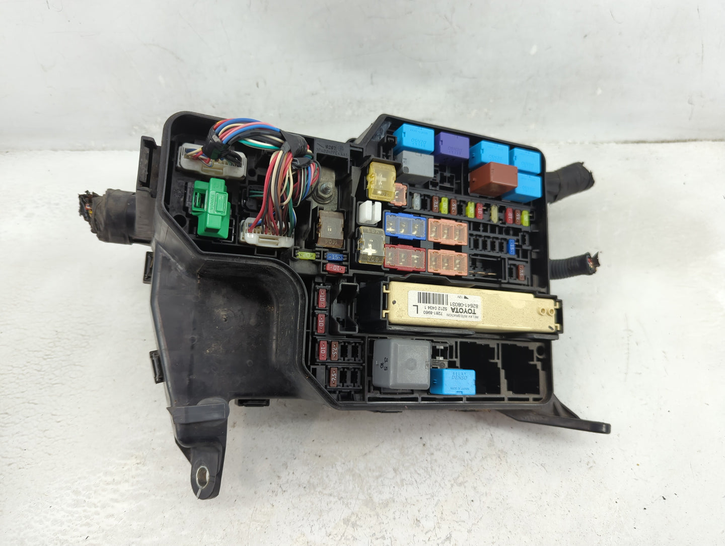 2011-2016 Toyota Sienna Fusebox Fuse Box Panel Relay Module P/N:82672-08120 Fits Fits 2011 2012 2013 2014 2015 2016 OEM Used