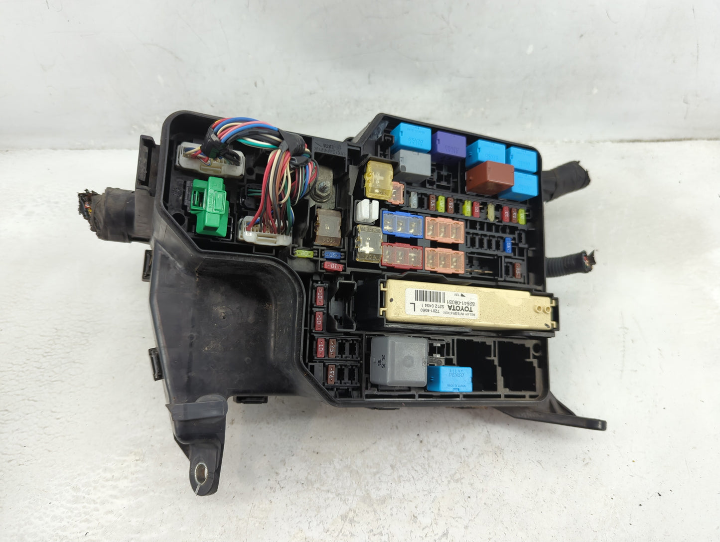2011-2016 Toyota Sienna Fusebox Fuse Box Panel Relay Module P/N:82672-08120 Fits Fits 2011 2012 2013 2014 2015 2016 OEM Used