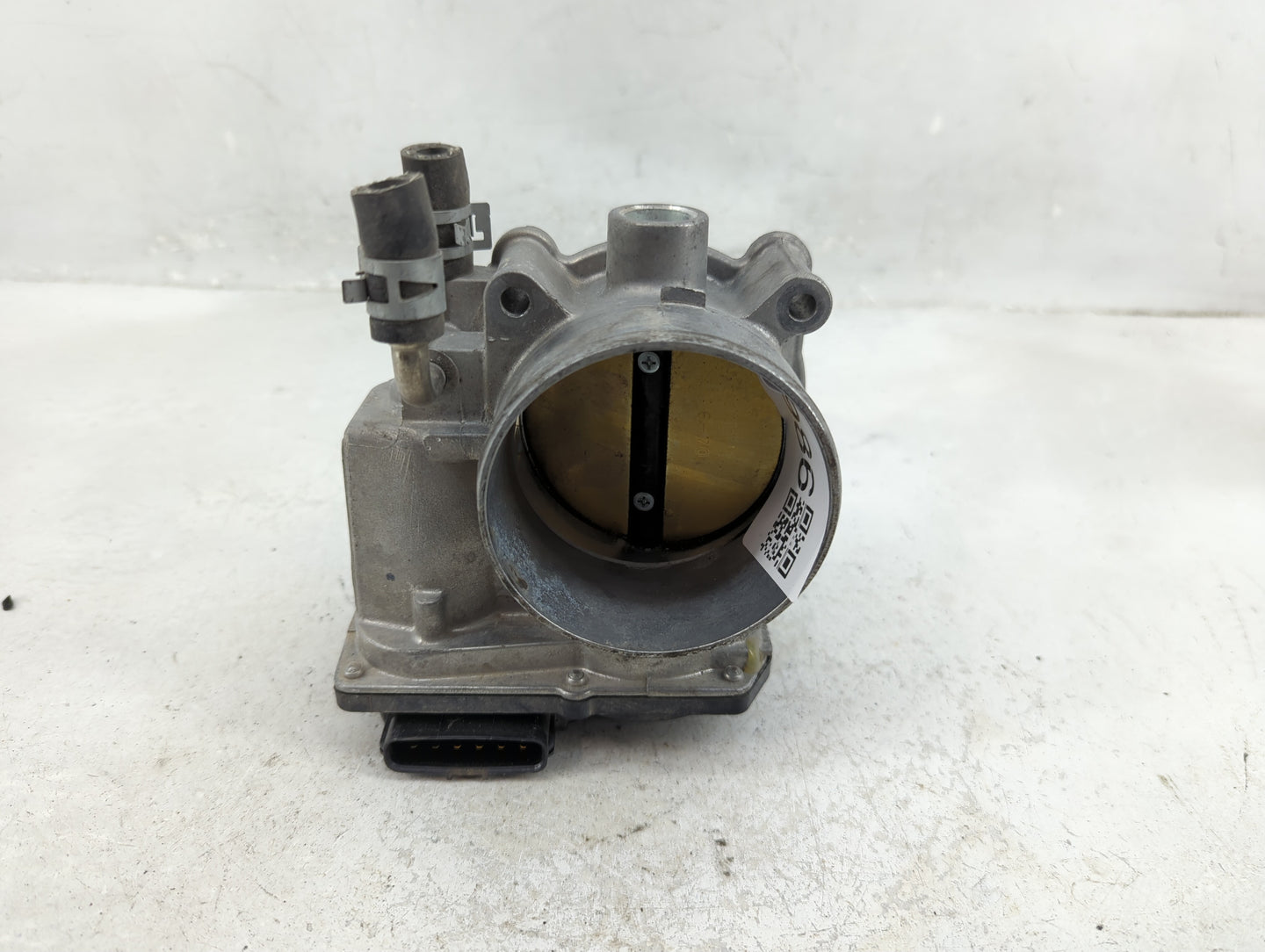 2007-2016 Toyota Sienna Throttle Body P/N:22030-0P050 Fits OEM Used Auto Parts - Oemusedautoparts1.com