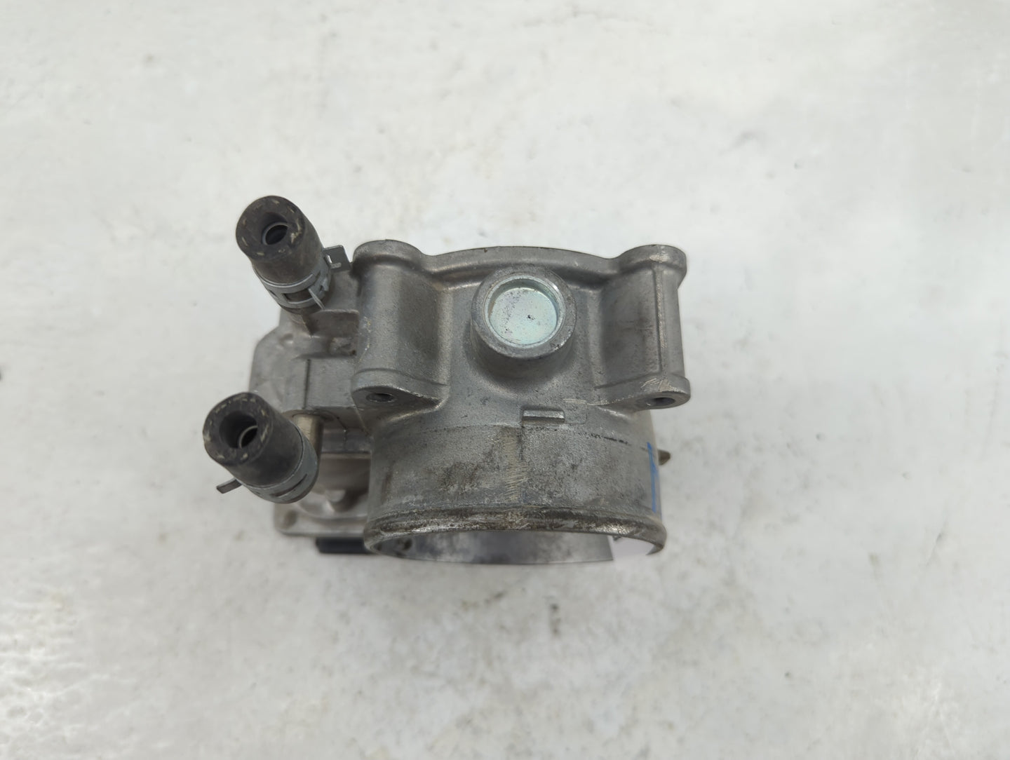 2007-2016 Toyota Sienna Throttle Body P/N:22030-0P050 Fits OEM Used Auto Parts - Oemusedautoparts1.com