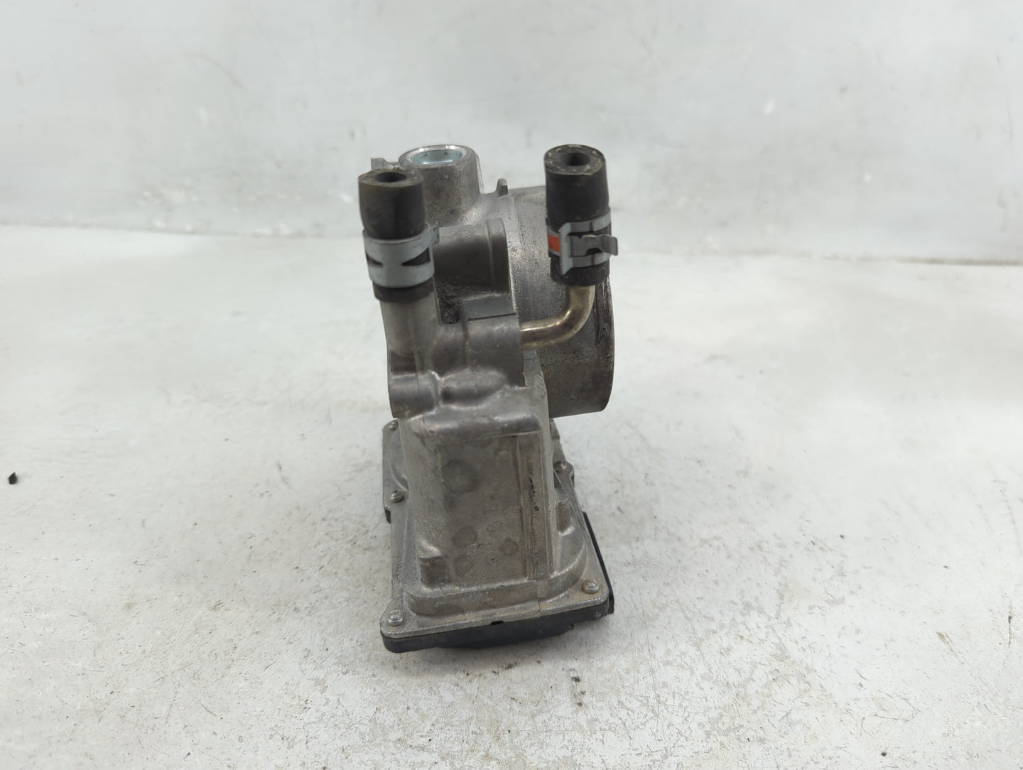 2007-2016 Toyota Sienna Throttle Body P/N:22030-0P050 Fits OEM Used Auto Parts - Oemusedautoparts1.com