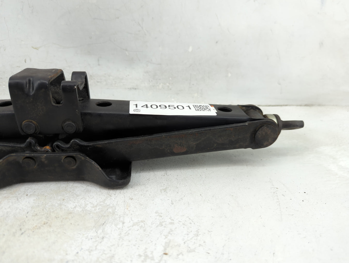2015 Toyota Sienna Spare Scissor Car Jack - Oemusedautoparts1.com