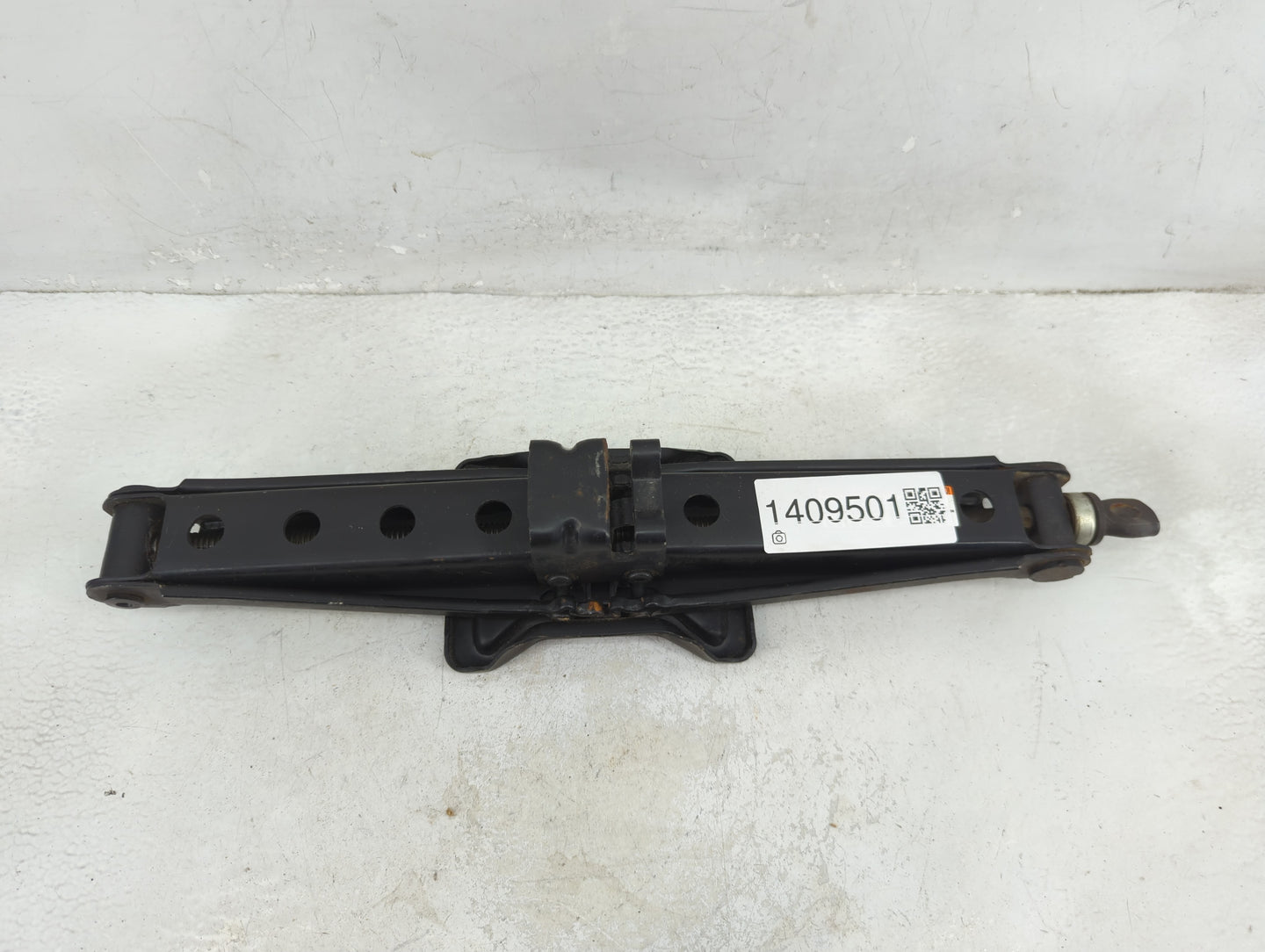2015 Toyota Sienna Spare Scissor Car Jack - Oemusedautoparts1.com