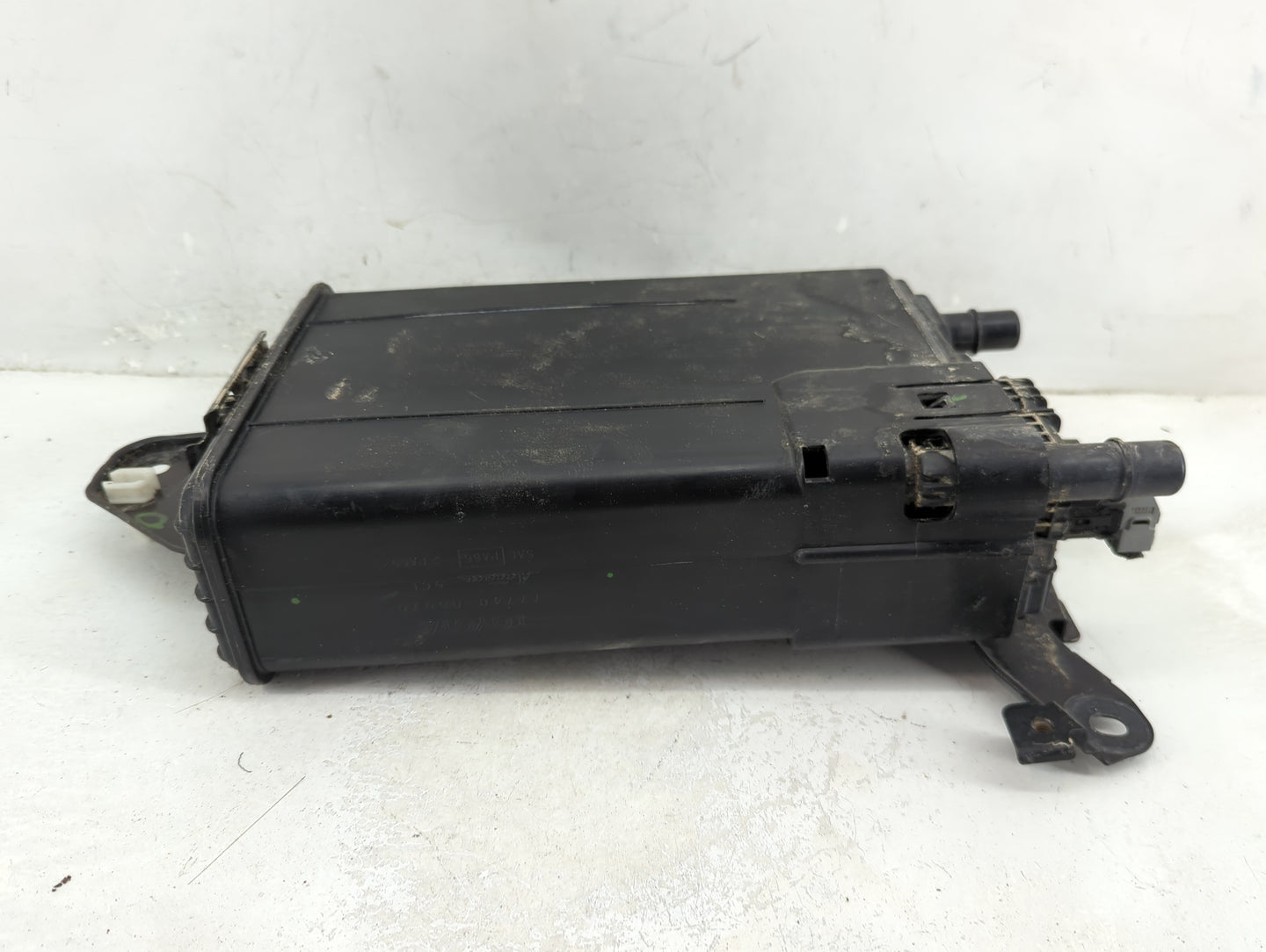 2015 Toyota Sienna Fuel Vapor Charcoal Canister - Oemusedautoparts1.com