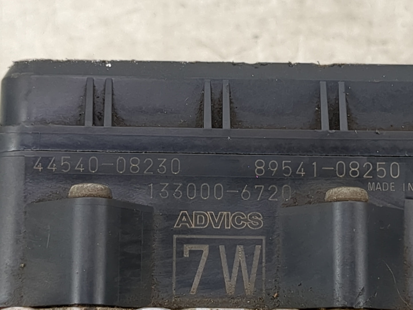 2015-2016 Toyota Sienna ABS Pump Control Module Replacement P/N:44540-08230 89541-08250, 133000-6720 Fits Fits 2015 2016 OEM