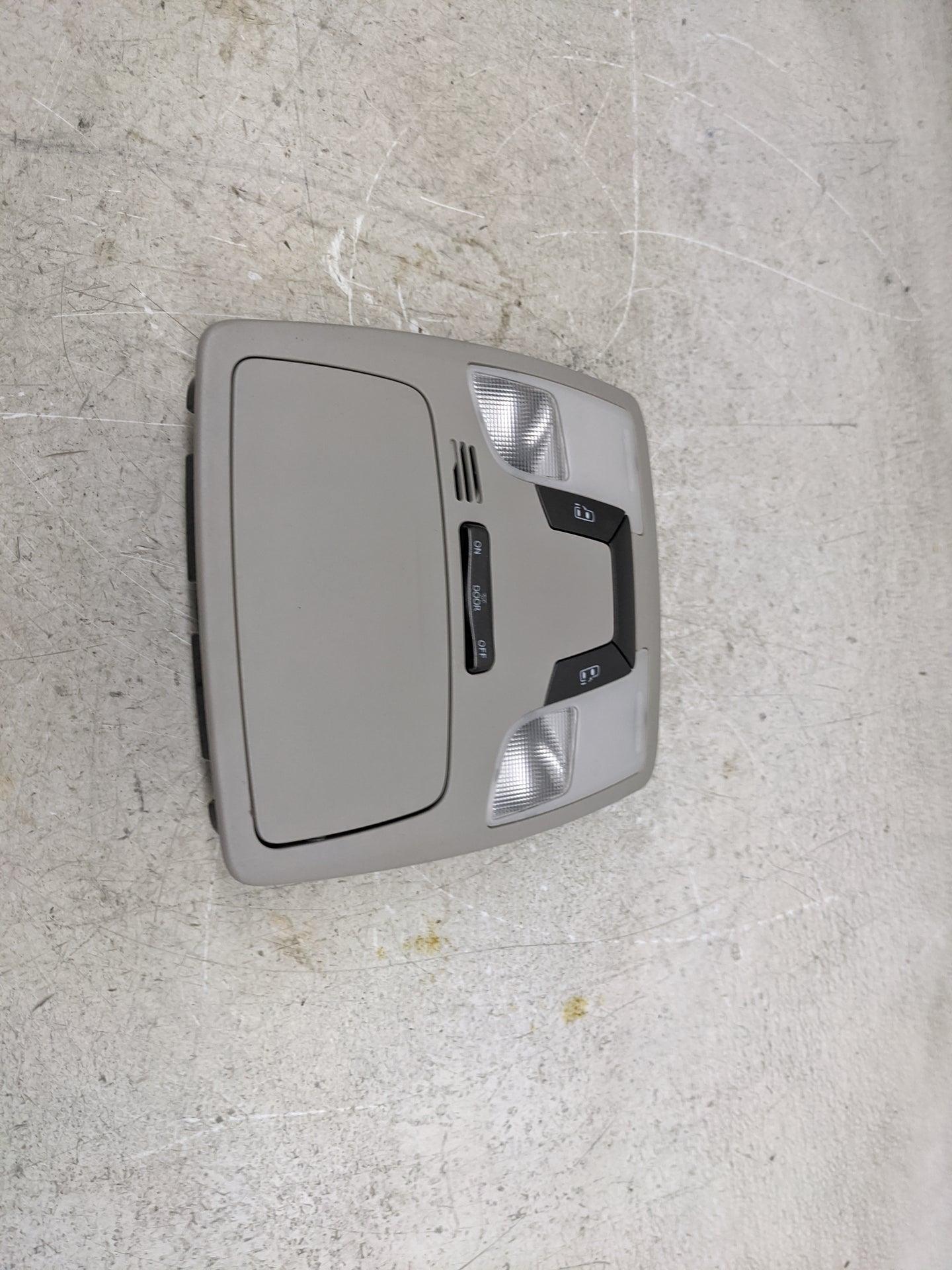 2015 Toyota Sienna Overhead Roof Console Gray - Oemusedautoparts1.com