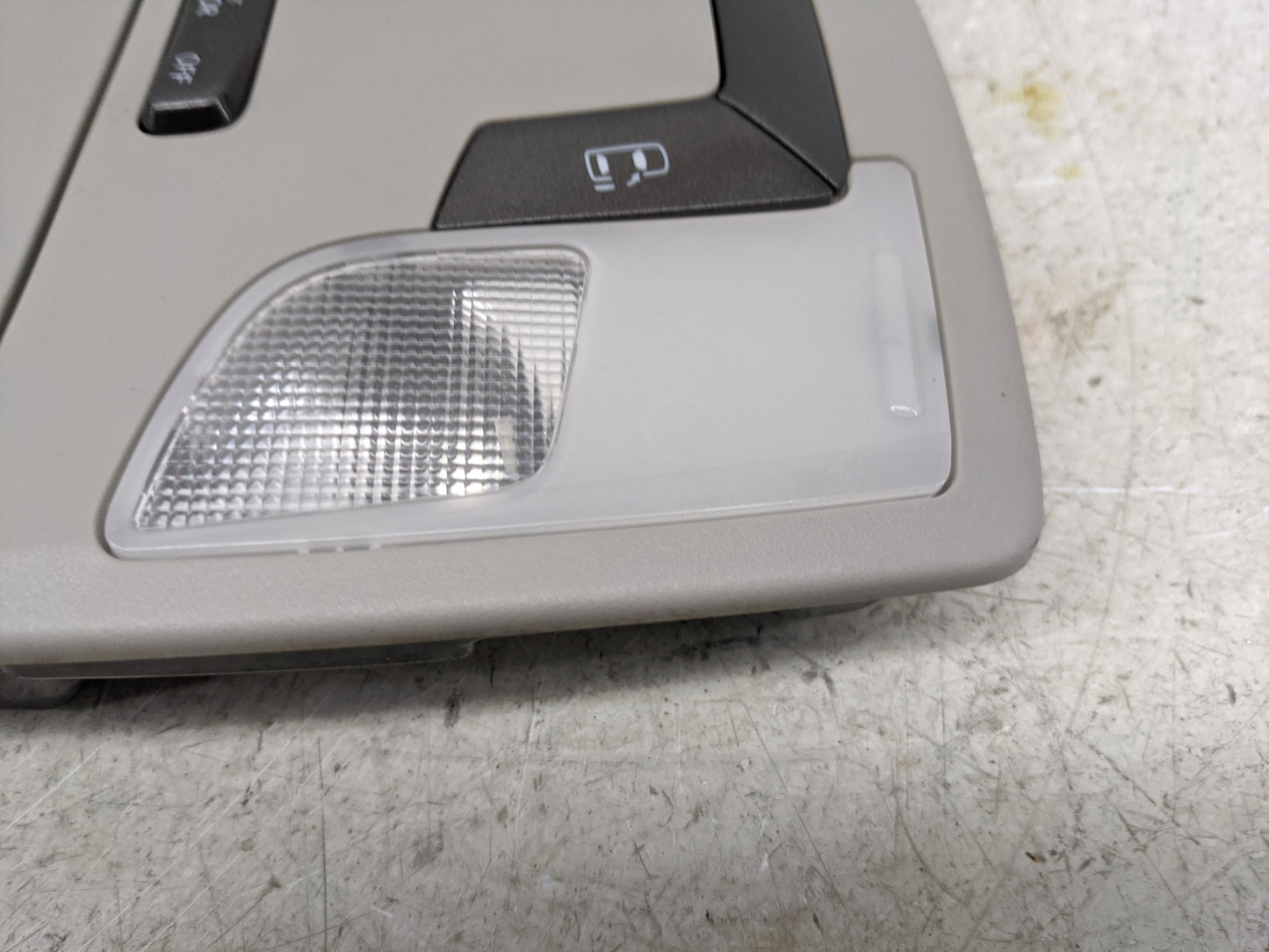 2015 Toyota Sienna Overhead Roof Console Gray - Oemusedautoparts1.com
