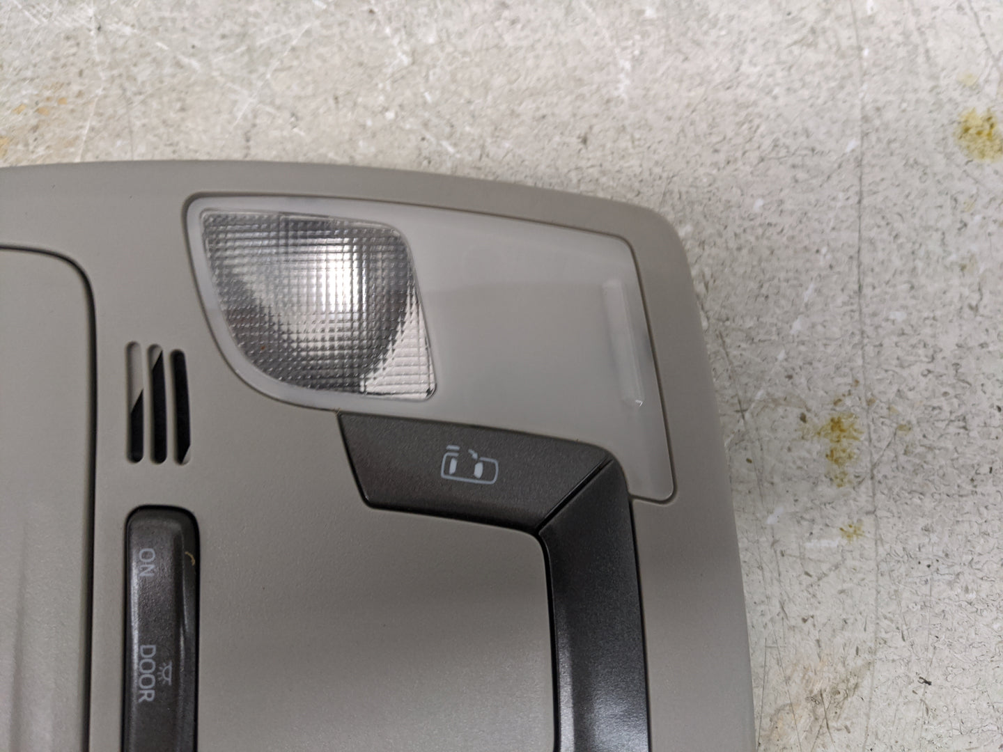 2015 Toyota Sienna Overhead Roof Console Gray - Oemusedautoparts1.com
