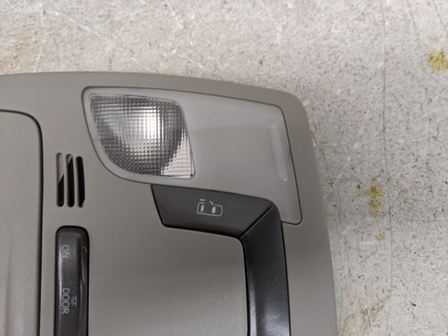 2015 Toyota Sienna Overhead Roof Console Gray - Oemusedautoparts1.com