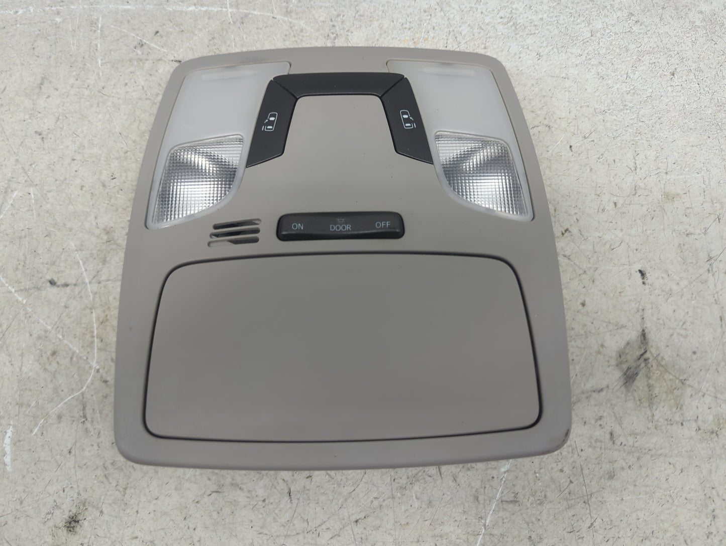 2015 Toyota Sienna Overhead Roof Console Gray 1482111 - Oemusedautoparts1.com