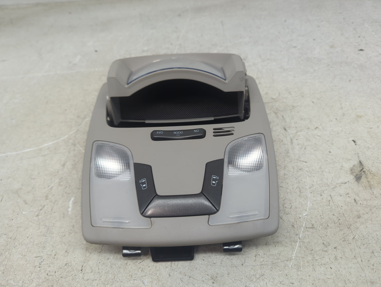 2015 Toyota Sienna Overhead Roof Console Gray 1482111 - Oemusedautoparts1.com