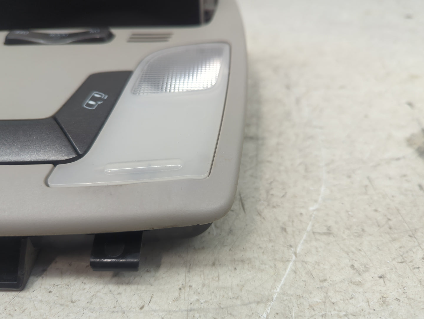 2015 Toyota Sienna Overhead Roof Console Gray 1482111 - Oemusedautoparts1.com