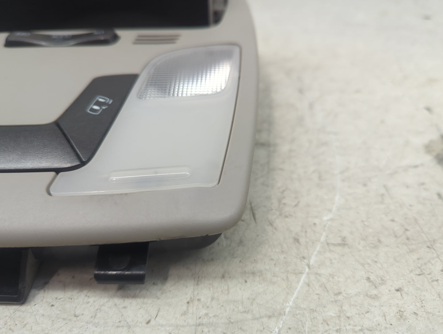 2015 Toyota Sienna Overhead Roof Console Gray 1482111 - Oemusedautoparts1.com