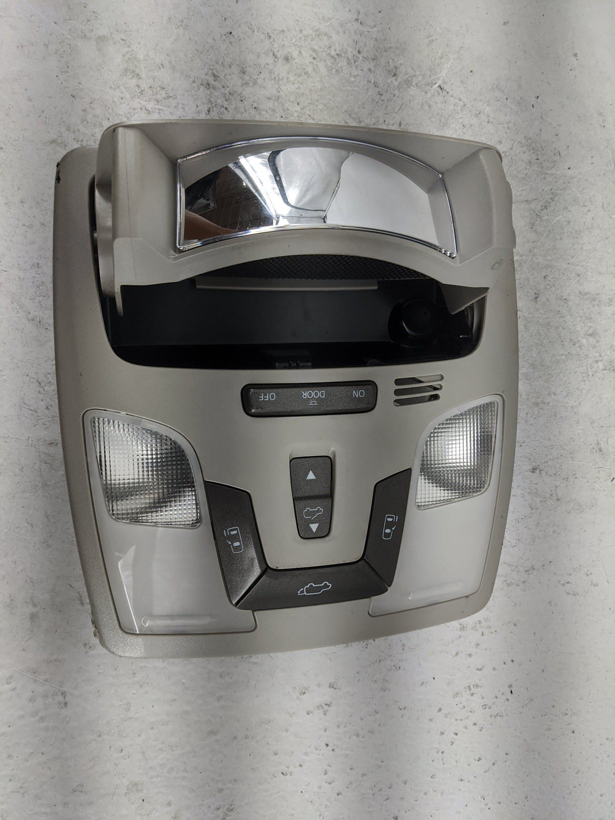 2015-2020 Toyota Sienna Overhead Console W/rear Climate Control Tan - Oemusedautoparts1.com