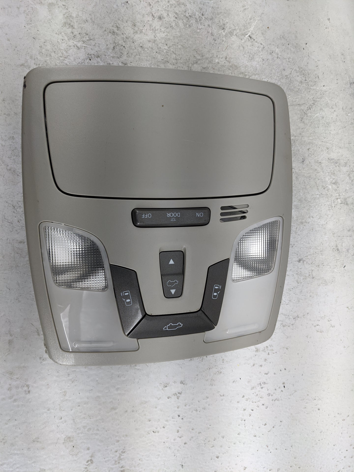 2015-2020 Toyota Sienna Overhead Console W/rear Climate Control Tan - Oemusedautoparts1.com